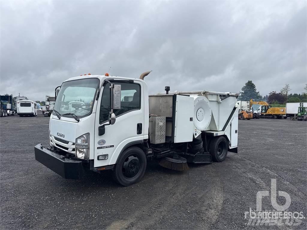 Isuzu NPR-XD Kehrmaschine