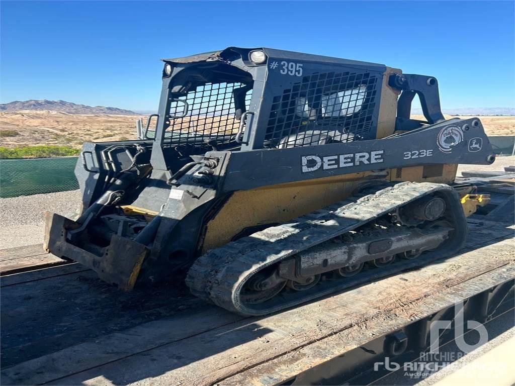 John Deere 323E Kompaktlader