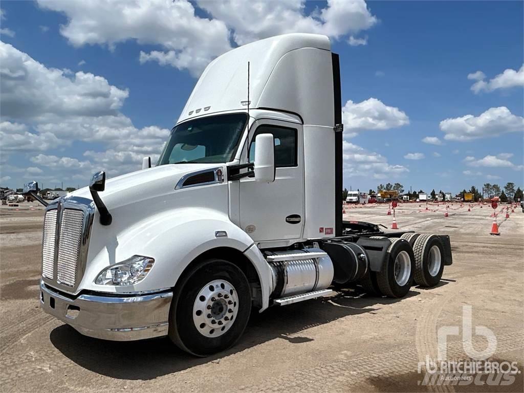Kenworth T-680 Sattelzugmaschinen