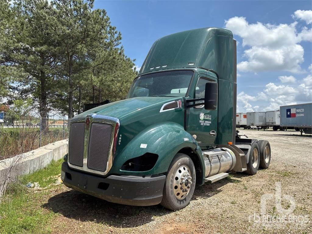 Kenworth T-680 Sattelzugmaschinen