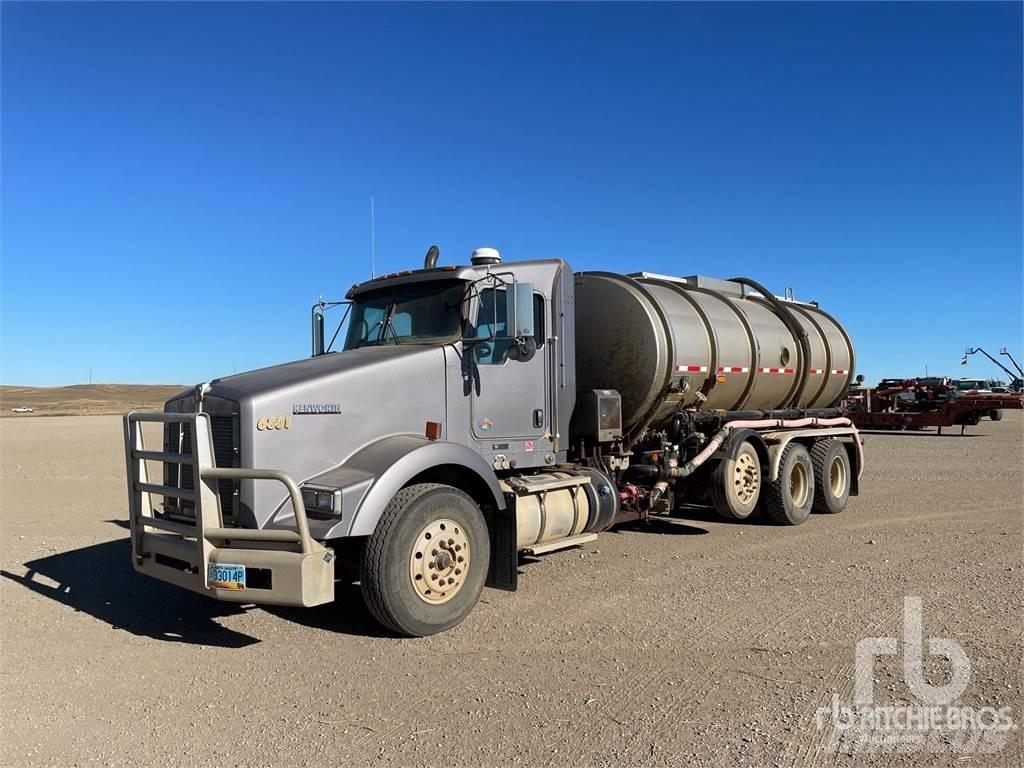 Kenworth T800 Saug- und Druckwagen