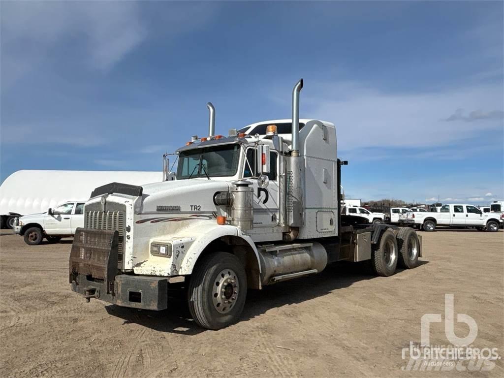 Kenworth T800 Pritschenwagen mit Seilwinde