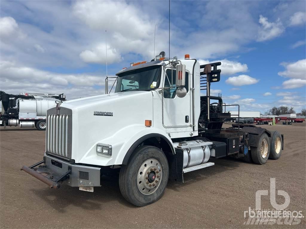 Kenworth T800 Pritschenwagen mit Seilwinde