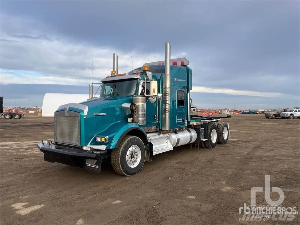 Kenworth T800 Pritschenwagen mit Seilwinde