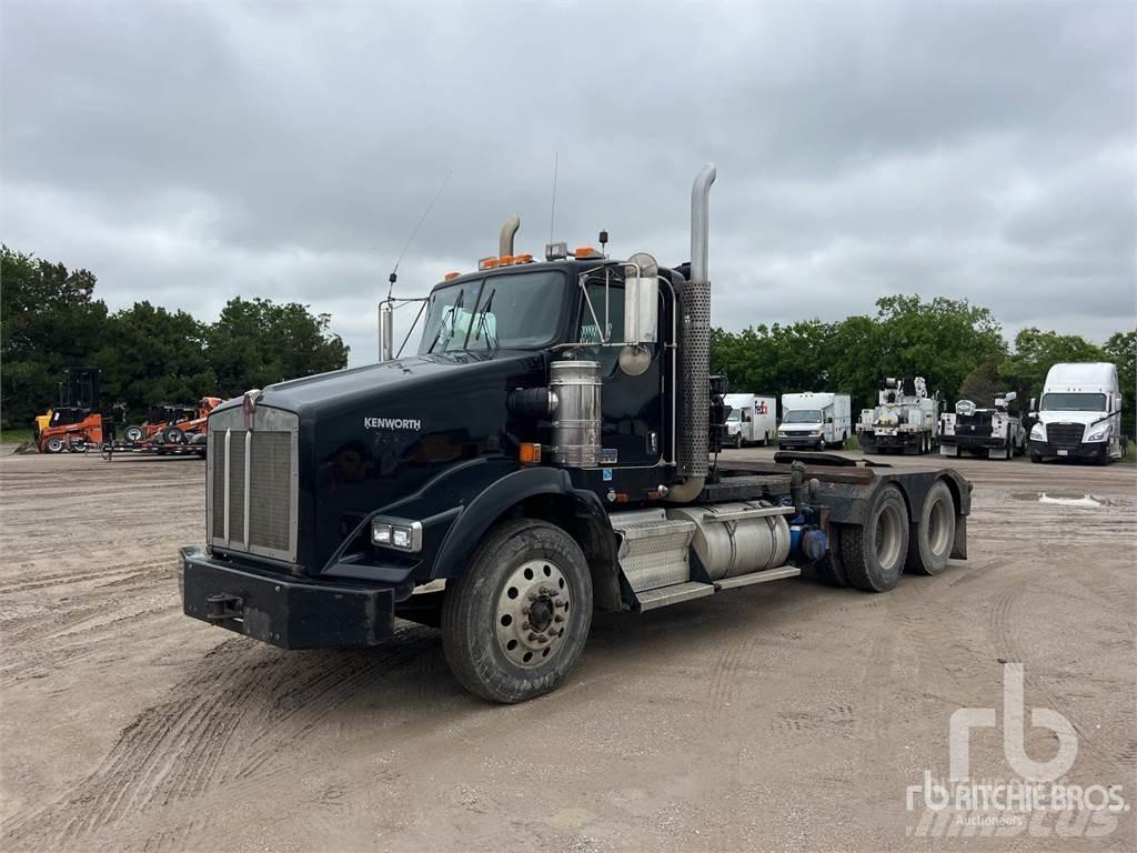 Kenworth T800 Pritschenwagen mit Seilwinde