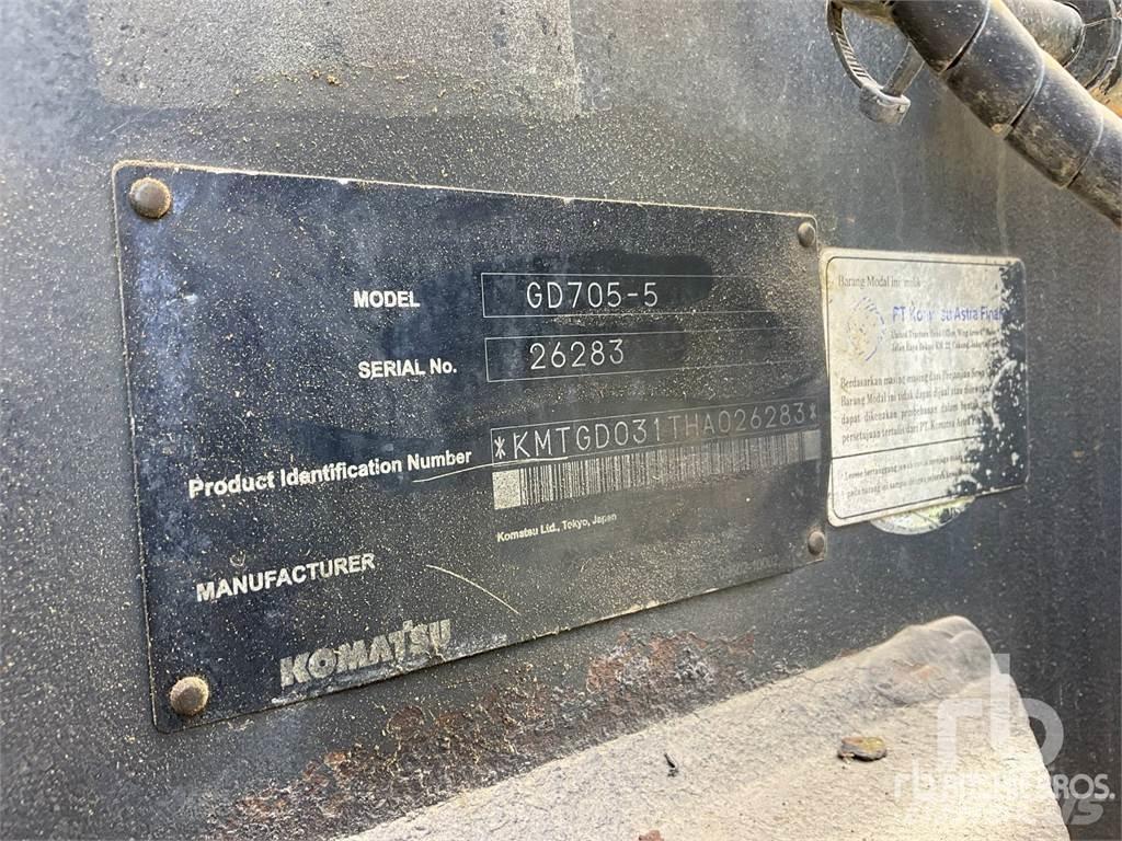Komatsu GD705-5 Grader