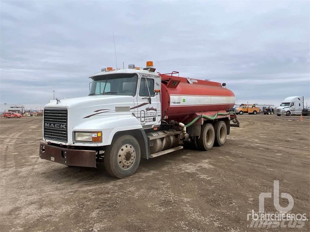 Mack CH613 Wassertanker