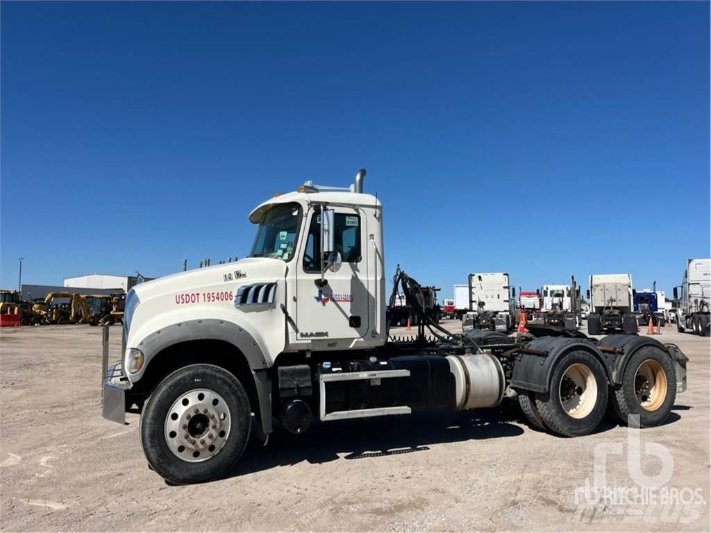 Mack GU713 Sattelzugmaschinen