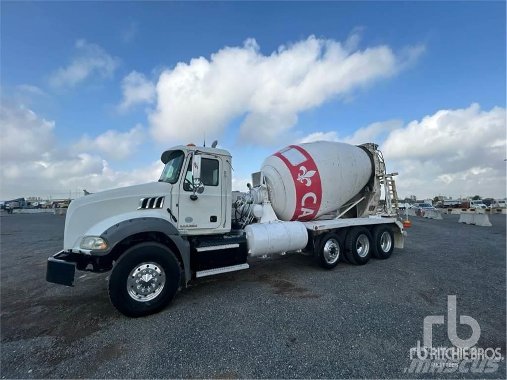 Mack GU813 Betonmischer