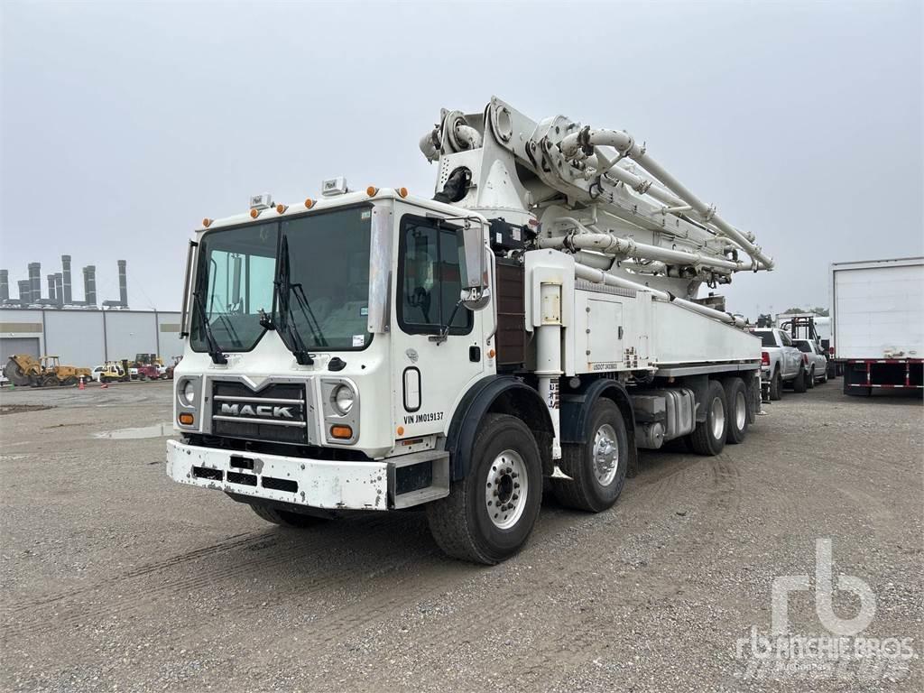 Mack MRU613 Betonmischer