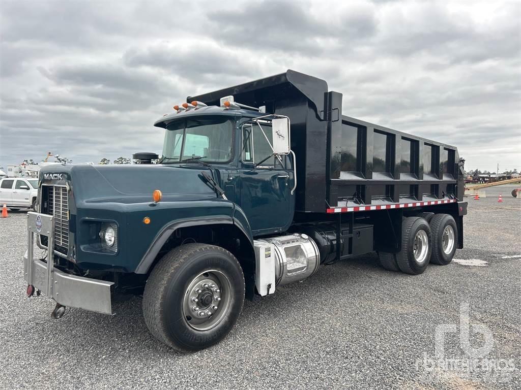 Mack RB688S Kipper