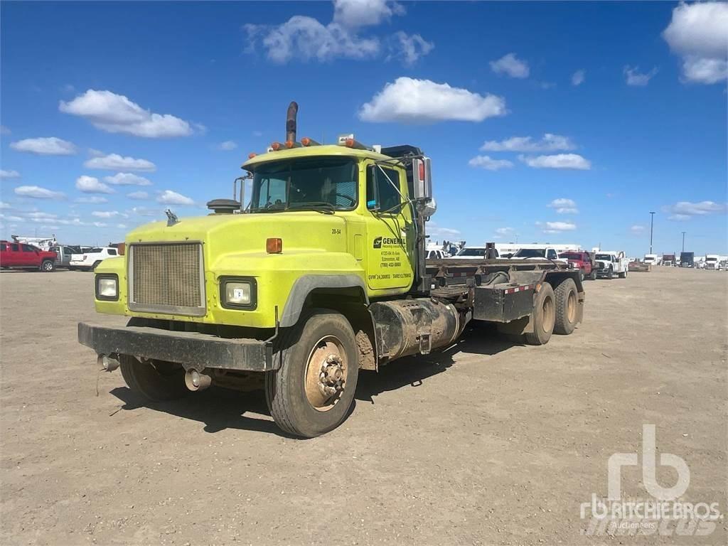 Mack RD688ST Absetzkipper