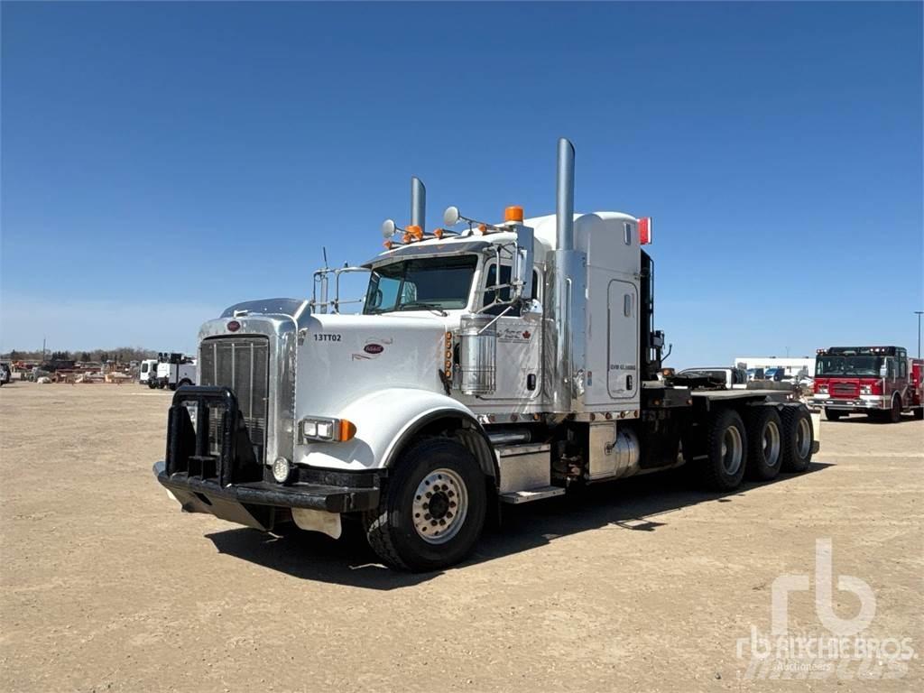 Peterbilt 367 Pritschenwagen mit Seilwinde