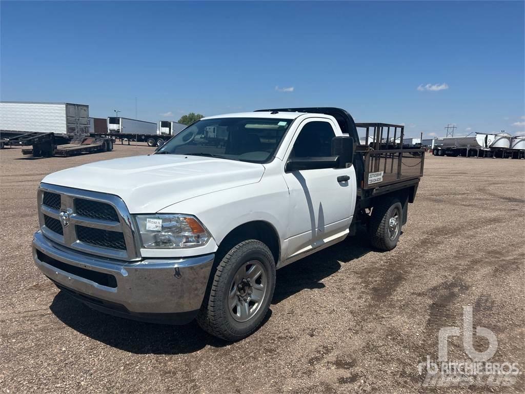 RAM 2500 Pritschenwagen/Pritschenwagen mit Seitenklappe