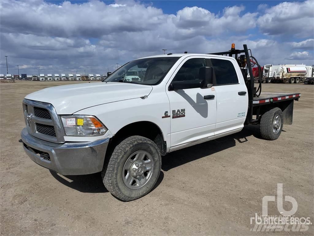 RAM 3500 Pritschenwagen/Pritschenwagen mit Seitenklappe