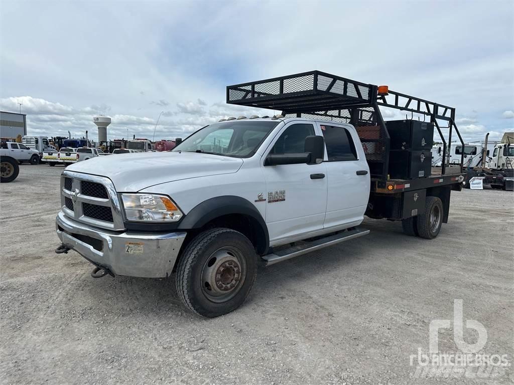 RAM 5500 Pritschenwagen/Pritschenwagen mit Seitenklappe