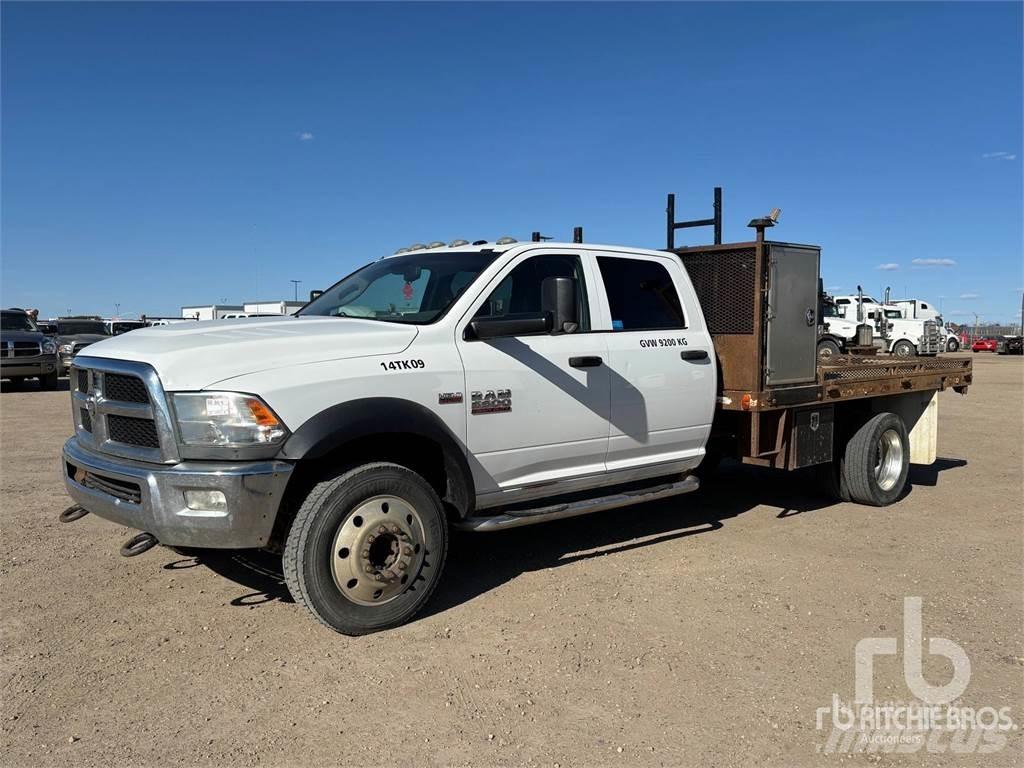 RAM 5500 Pritschenwagen/Pritschenwagen mit Seitenklappe
