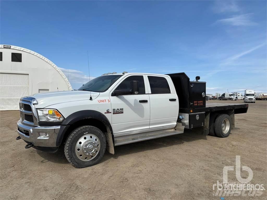 RAM 5500 Pritschenwagen/Pritschenwagen mit Seitenklappe