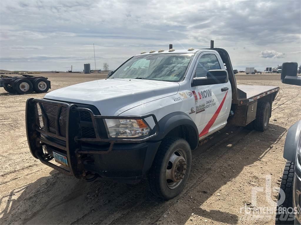 RAM 5500 Pritschenwagen/Pritschenwagen mit Seitenklappe