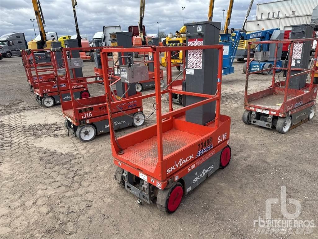SkyJack SJ16 Fahrstühle, Seilwinden und Bauaufzüge