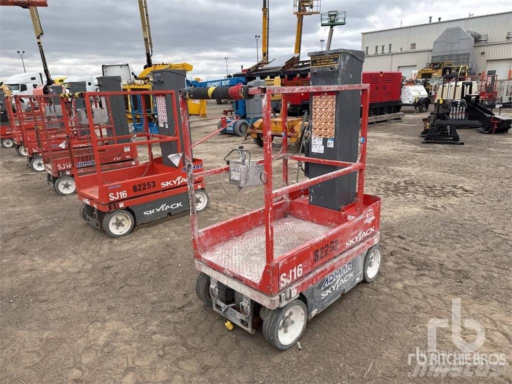 SkyJack SJ16 Fahrstühle, Seilwinden und Bauaufzüge