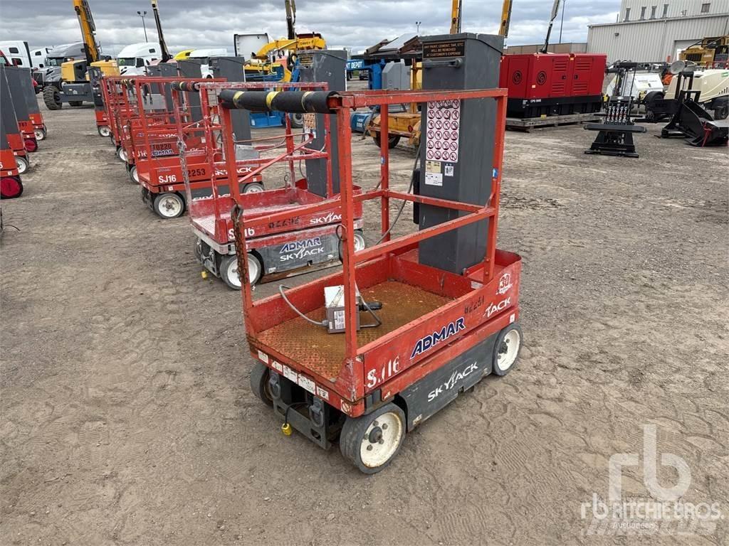 SkyJack SJ16 Fahrstühle, Seilwinden und Bauaufzüge