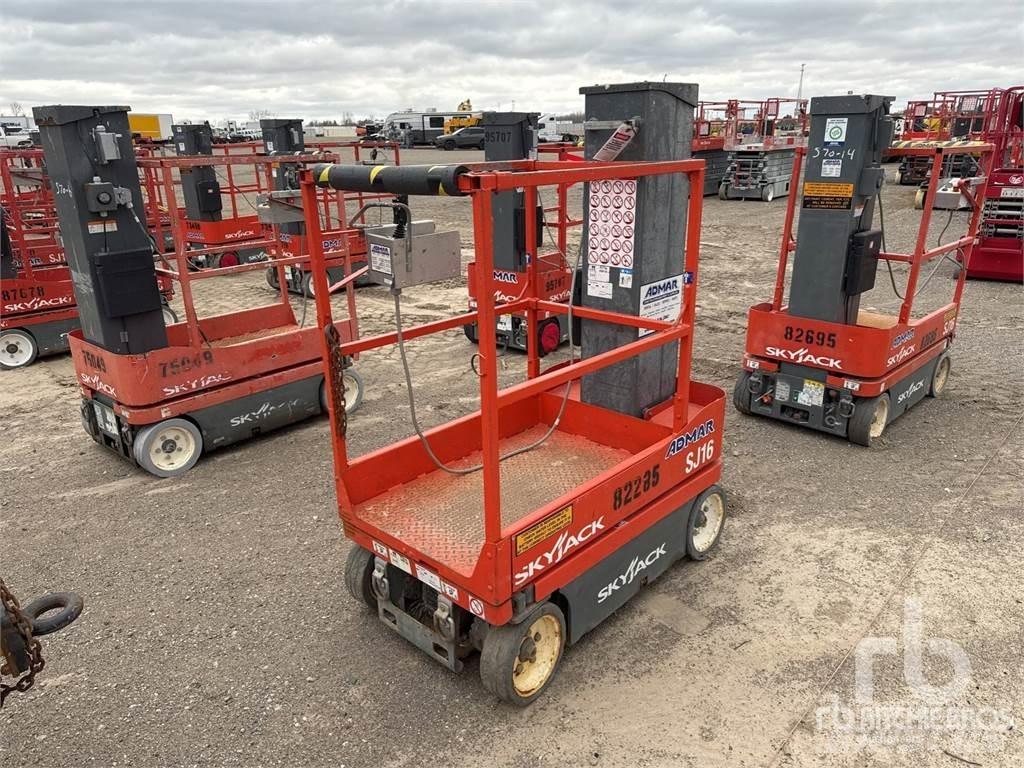 SkyJack SJ16 Fahrstühle, Seilwinden und Bauaufzüge