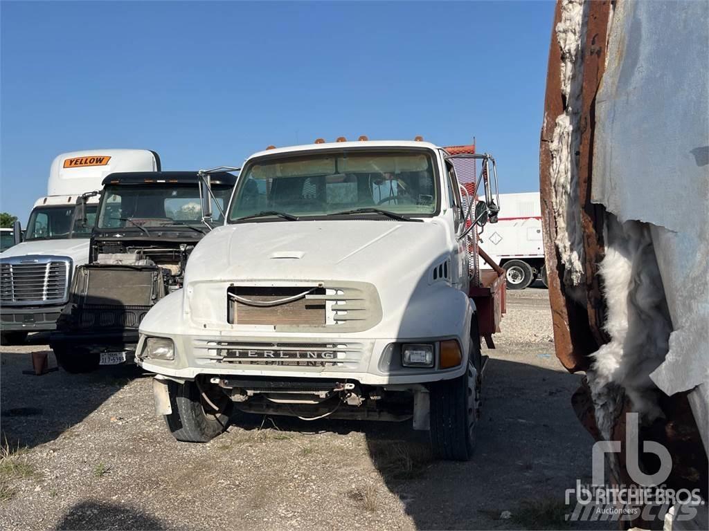 Sterling M7500 Pritschenwagen/Pritschenwagen mit Seitenklappe