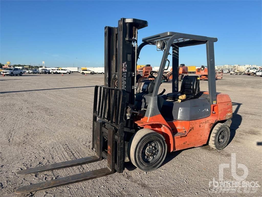 Toyota 7FDU30 Dieselstapler