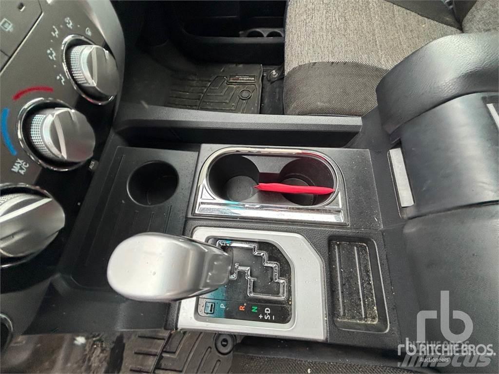 Toyota TUNDRA Pickup/Pritschenwagen
