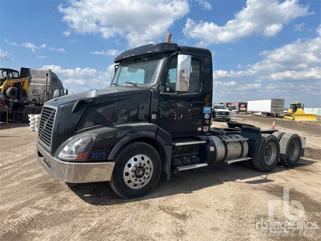 Volvo VNL300 Sattelzugmaschinen