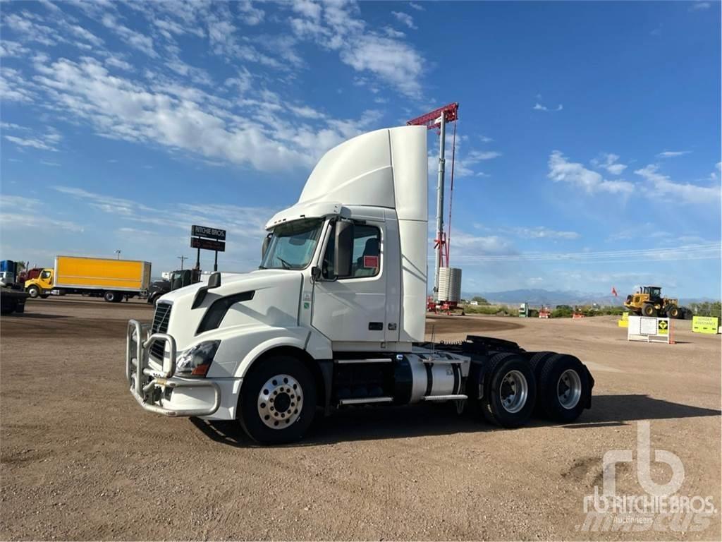 Volvo VNL300 Sattelzugmaschinen