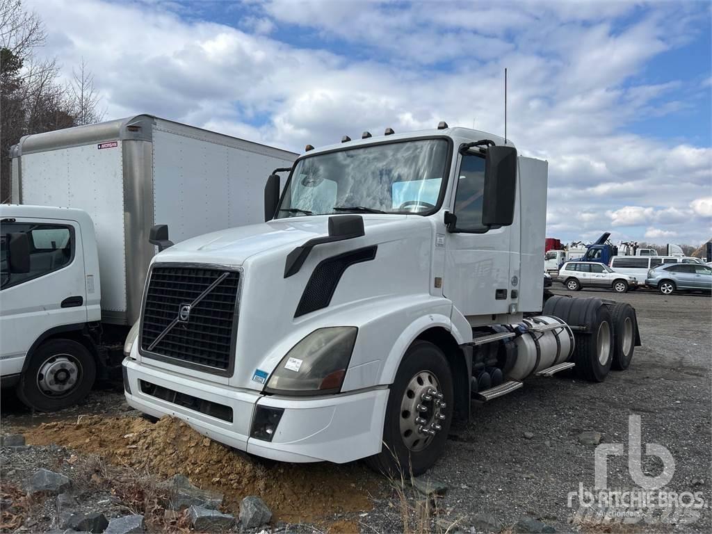 Volvo VNL300 Sattelzugmaschinen