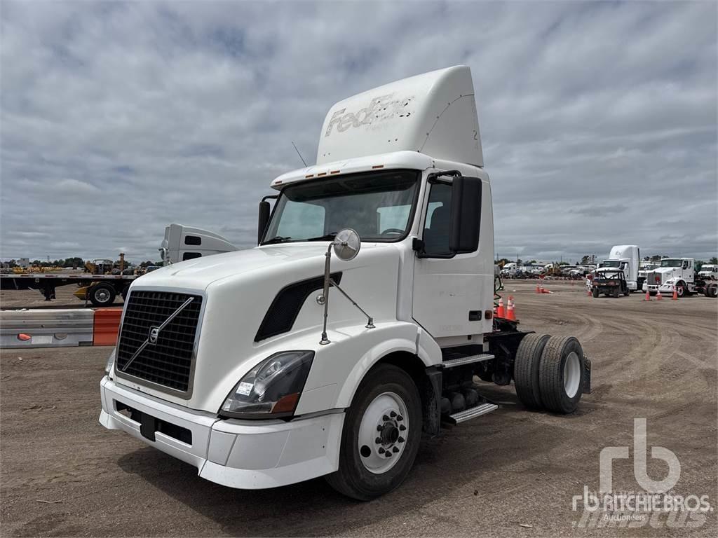 Volvo VNL300 Sattelzugmaschinen