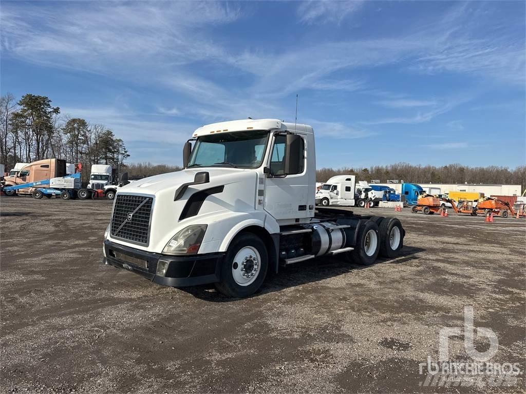 Volvo VNL300 Sattelzugmaschinen
