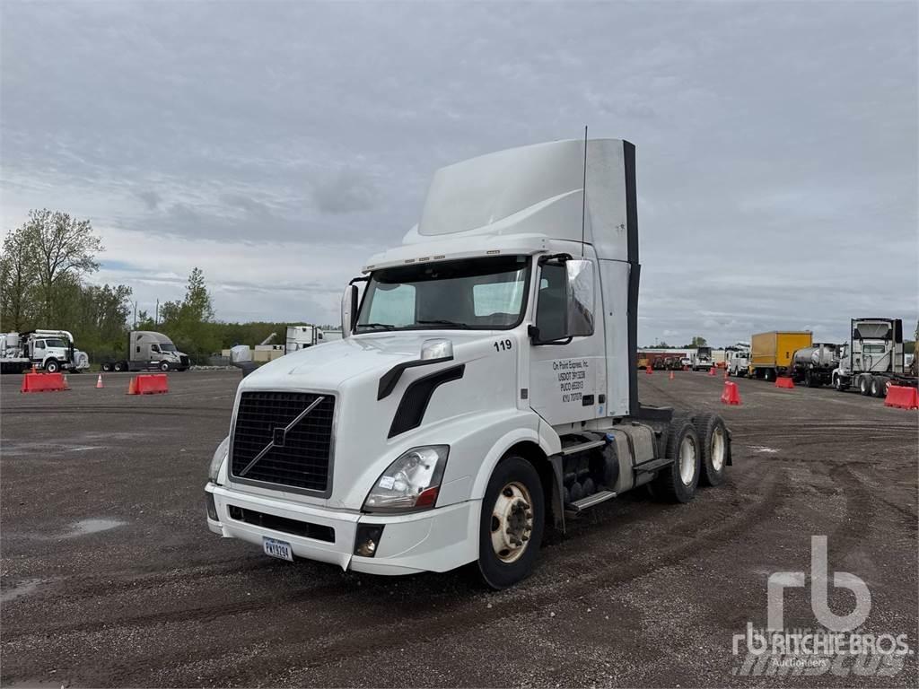 Volvo VNL300 Sattelzugmaschinen