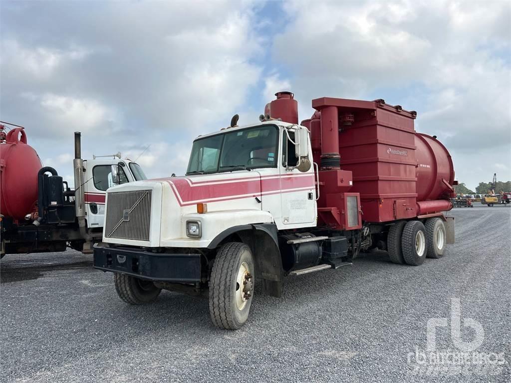 Volvo WG Saug- und Druckwagen