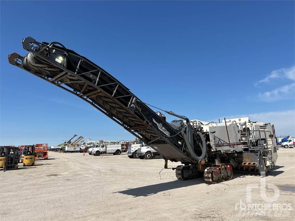Wirtgen W2200 Asphaltfräsen