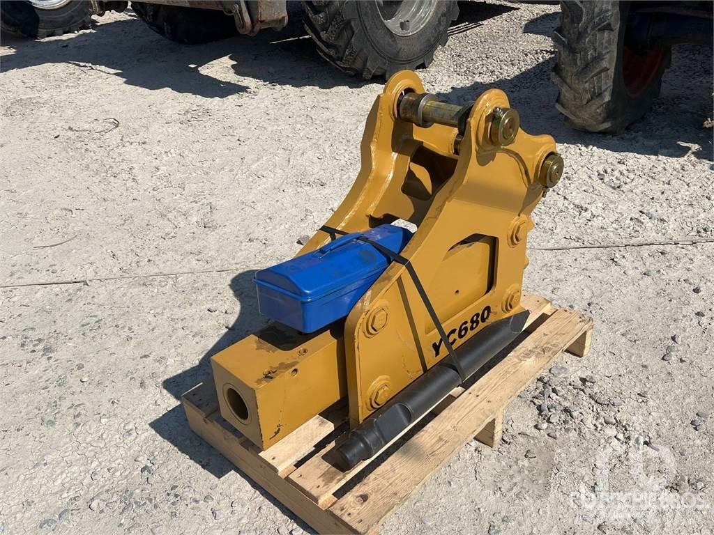  YC680 Hammer / Brecher