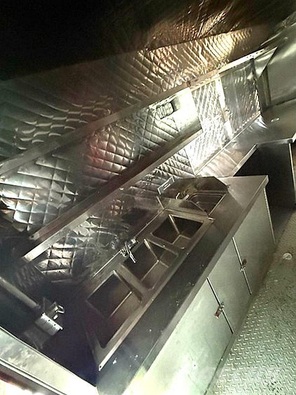 Ford E-350 Kofferaufbau