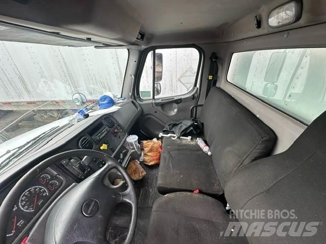 Freightliner M2 Kofferaufbau