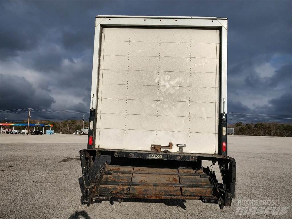 Freightliner M2 Kofferaufbau