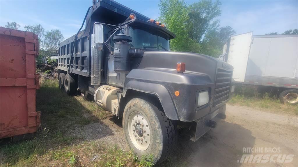 Mack RD6885 Kipper