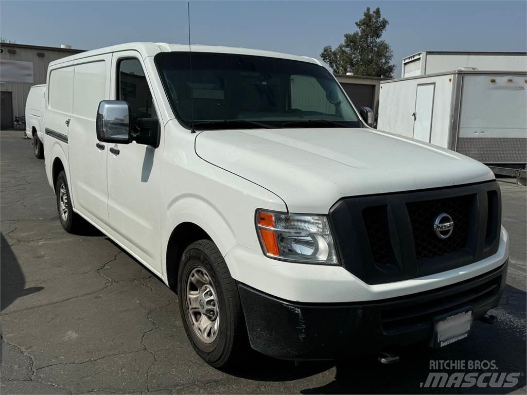 Nissan NV3500 HD Kastenwagen