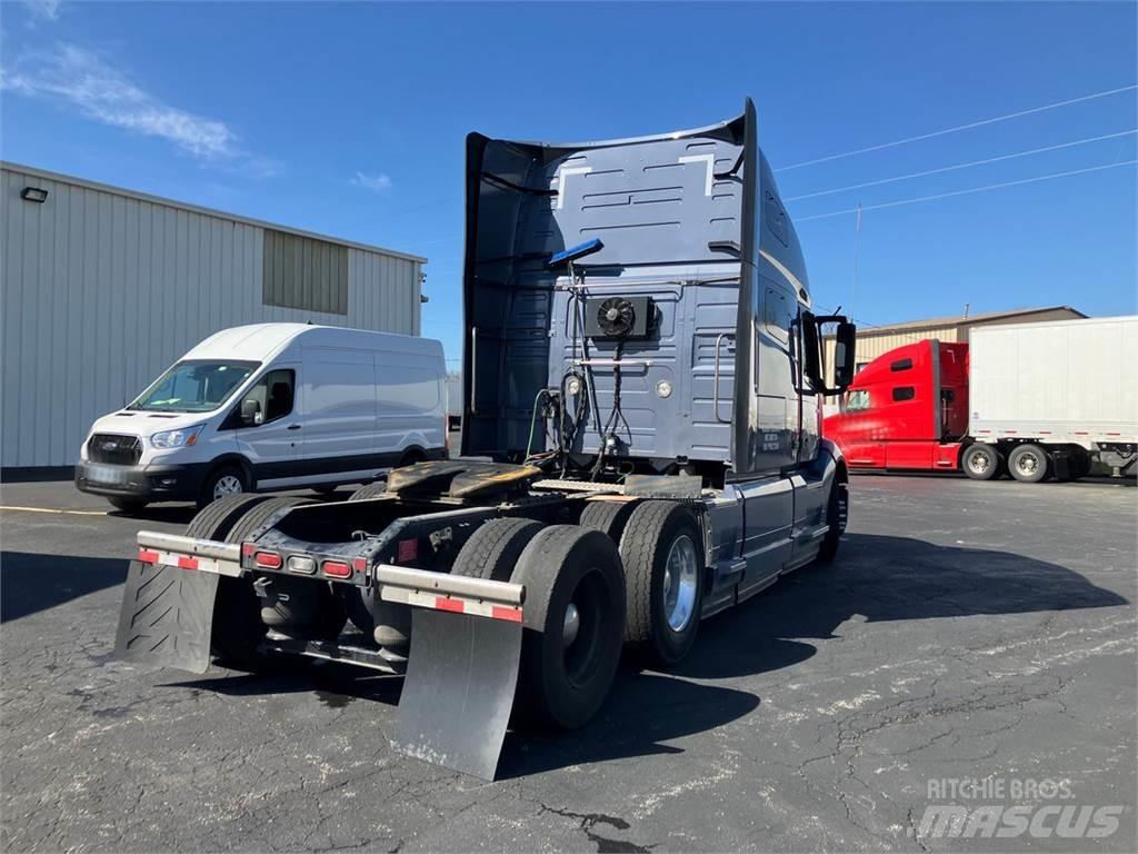 Volvo VNL 760 Sattelzugmaschinen