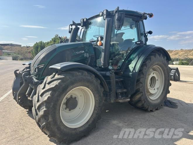 Valtra N154 E Traktoren