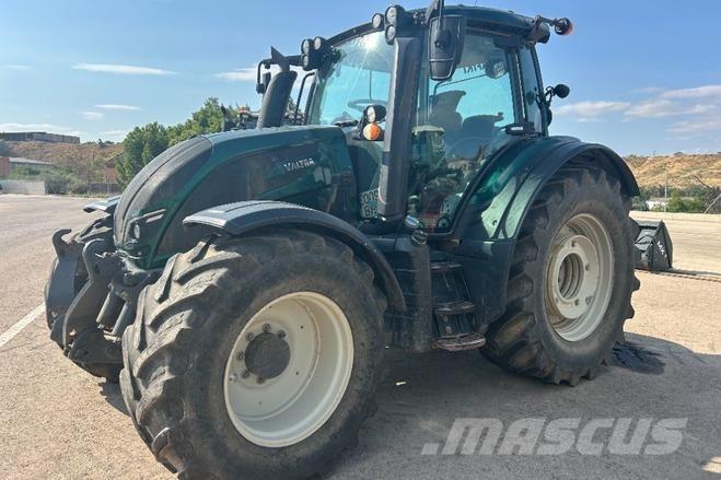 Valtra N154 E Traktoren