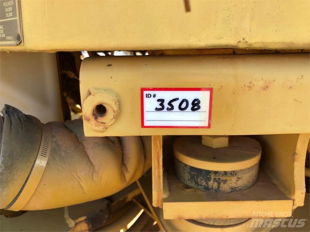 CAT IT18B Radlader