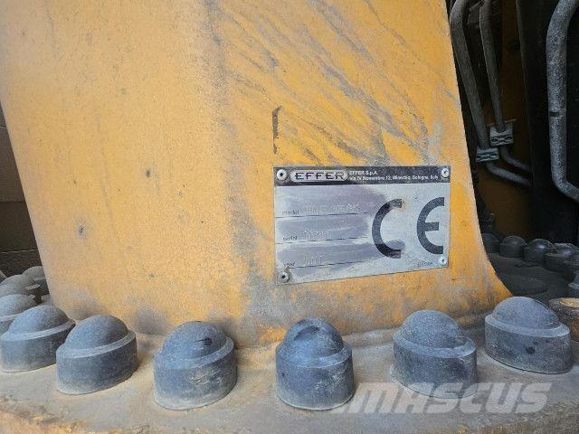 Volvo FM 9 Pritschenwagen/Pritschenwagen mit Seitenklappe
