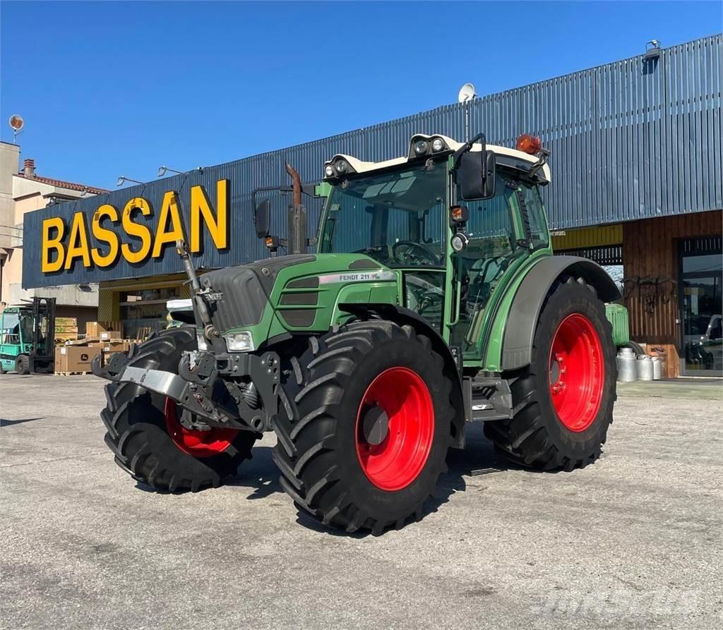 Fendt 211 VARIO Traktoren